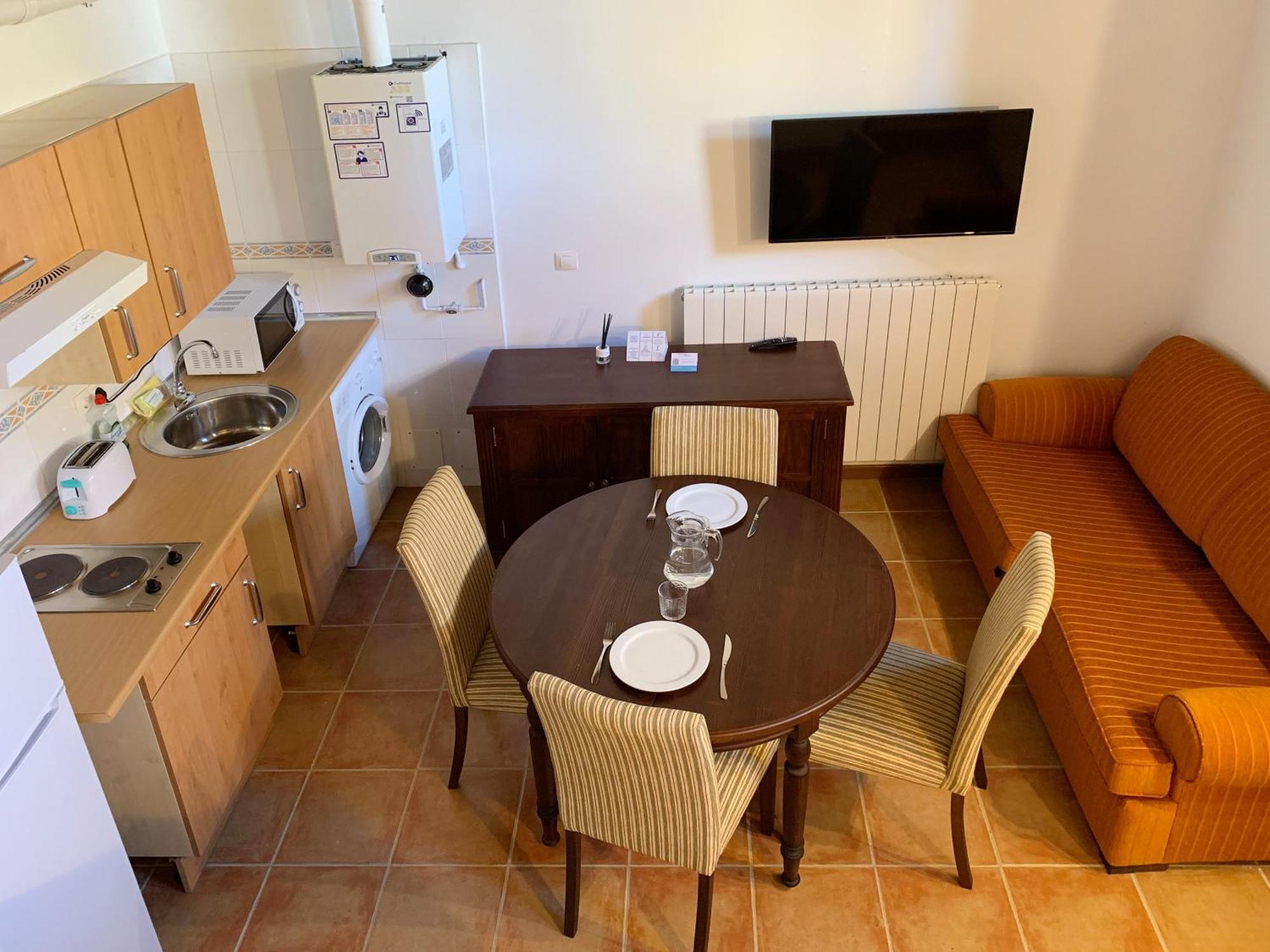 Apartamentos Jaca Badaguas 3000 Exteriör bild